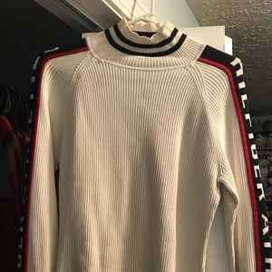 Tommy sweater